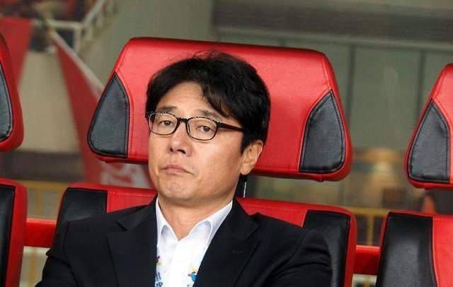 上半场两队节奏都打得飞快，尼克斯由布伦森、巴雷特和兰德尔三人轮番进攻，雄鹿则是在字母哥带领下连续冲击篮筐得手，场上比分也是十分胶着，利拉德半场结束前连续三分帮助雄鹿75-72领先结束上半场。